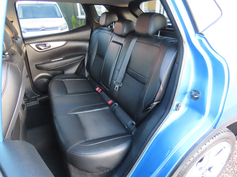 Nissan Qashqai 1.5 dCi Tekna SUV 5dr Diesel Manual Euro 6 (s/s) (110 ps) - U4802