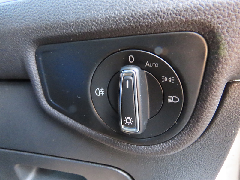 Volkswagen Touran 2.0 TDI SE Family MPV 5dr Diesel DSG Euro 6 (s/s) (150 ps) - U4803