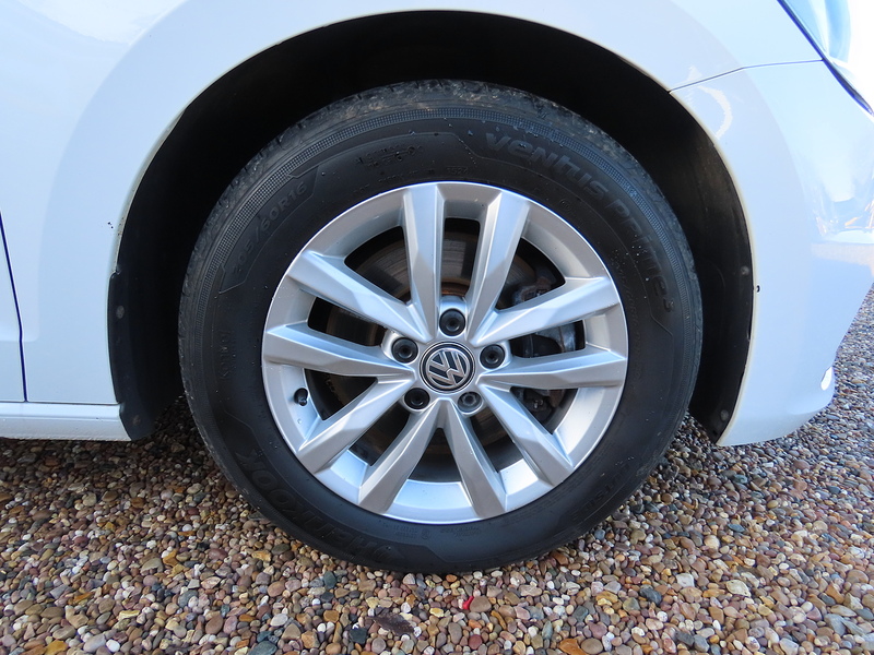 Volkswagen Touran 2.0 TDI SE Family MPV 5dr Diesel DSG Euro 6 (s/s) (150 ps) - U4803