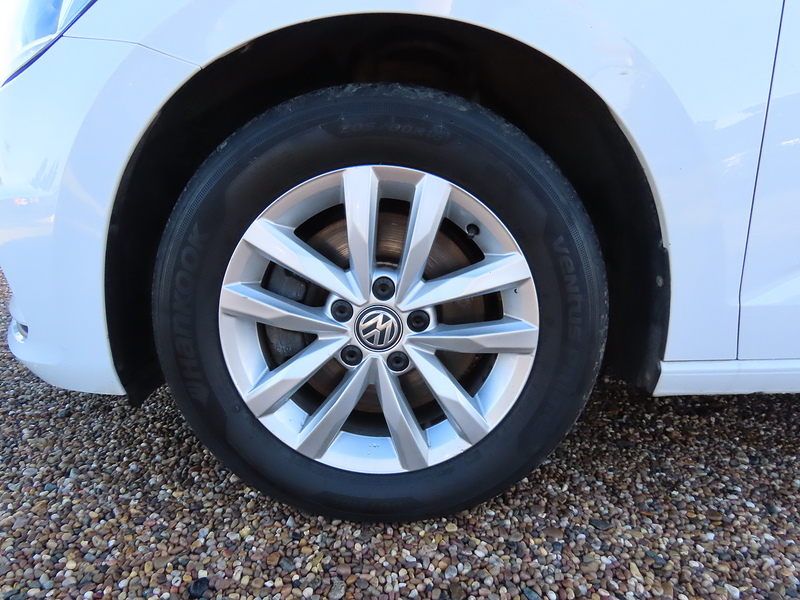 Volkswagen Touran 2.0 TDI SE Family MPV 5dr Diesel DSG Euro 6 (s/s) (150 ps) - U4803