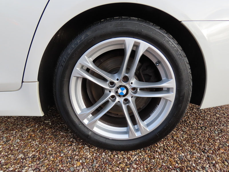 BMW 5 Series 2.0 520d M Sport Saloon 4dr Diesel Auto Euro 6 (s/s) (190 ps) - U4805