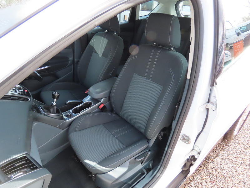 Ford C-Max 1.6 TDCi Titanium MPV 5dr Diesel Manual Euro 5 (115 ps) - U4808