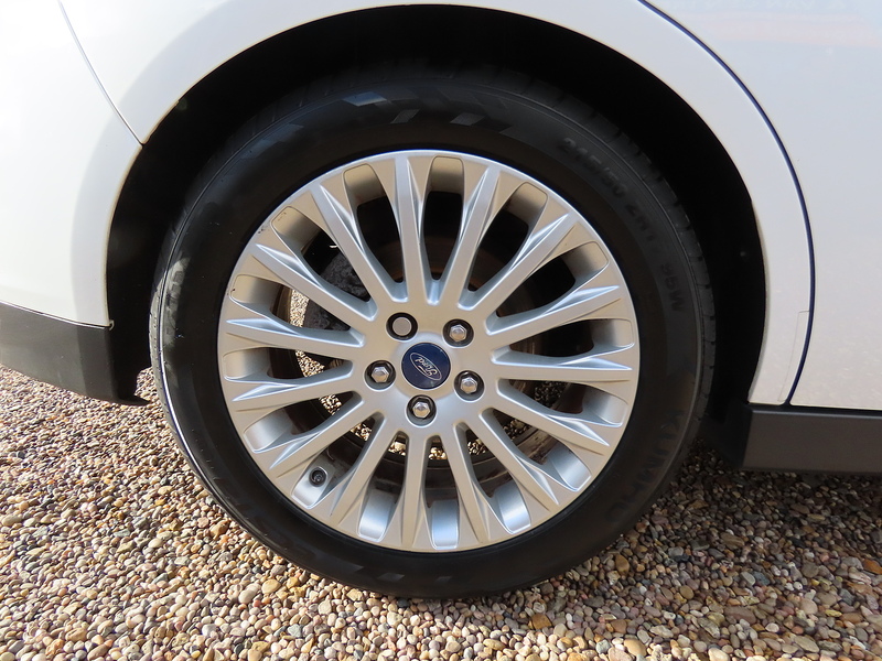 Ford C-Max 1.6 TDCi Titanium MPV 5dr Diesel Manual Euro 5 (115 ps) - U4808