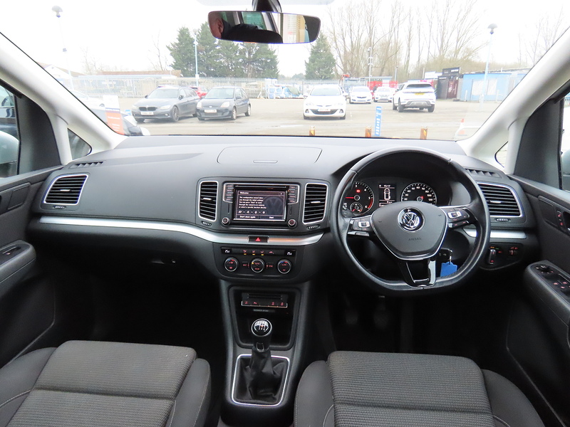Volkswagen Sharan 2.0 TDI BlueMotion Tech SE Nav MPV 5dr Diesel Manual Euro 6 (s/s) (150 ps) - U4810