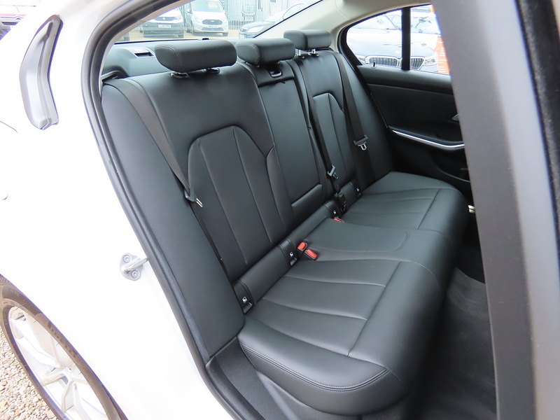 BMW 3 Series 2.0 320d SE Saloon 4dr Diesel Auto Euro 6 (s/s) (190 ps) - U4815