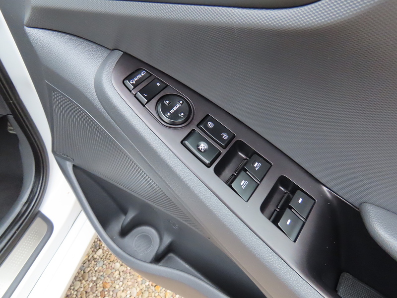 Hyundai IONIQ 1.6 h-GDi Premium SE Hatchback 5dr Petrol Hybrid DCT Euro 6 (s/s) (141 ps) - U4824