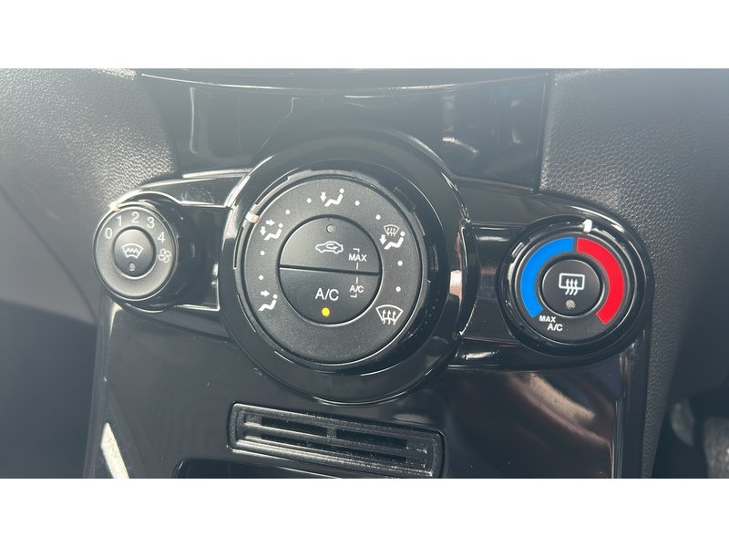 Ford Fiesta 1.25 Zetec Hatchback 5dr Petrol Manual Euro 6 (82 ps) - U4825