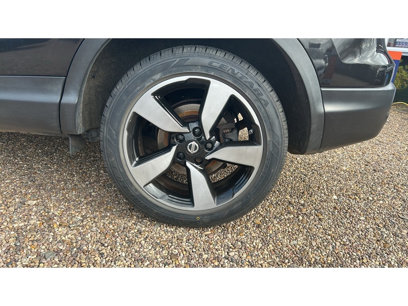 Nissan Qashqai 1.5 dCi n-tec+ SUV 5dr Diesel Manual 2WD Euro 5 (s/s) (110 ps) - U4830