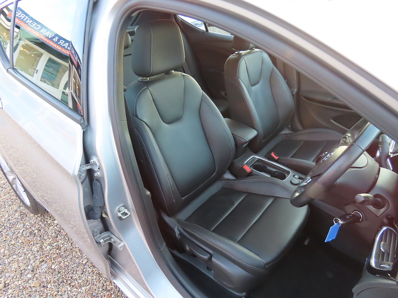 Vauxhall Astra 1.4i Turbo Elite Nav Hatchback 5dr Petrol Manual Euro 6 (150 ps) - U4831