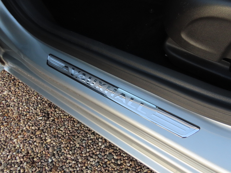 Vauxhall Astra 1.4i Turbo Elite Nav Hatchback 5dr Petrol Manual Euro 6 (150 ps) - U4831