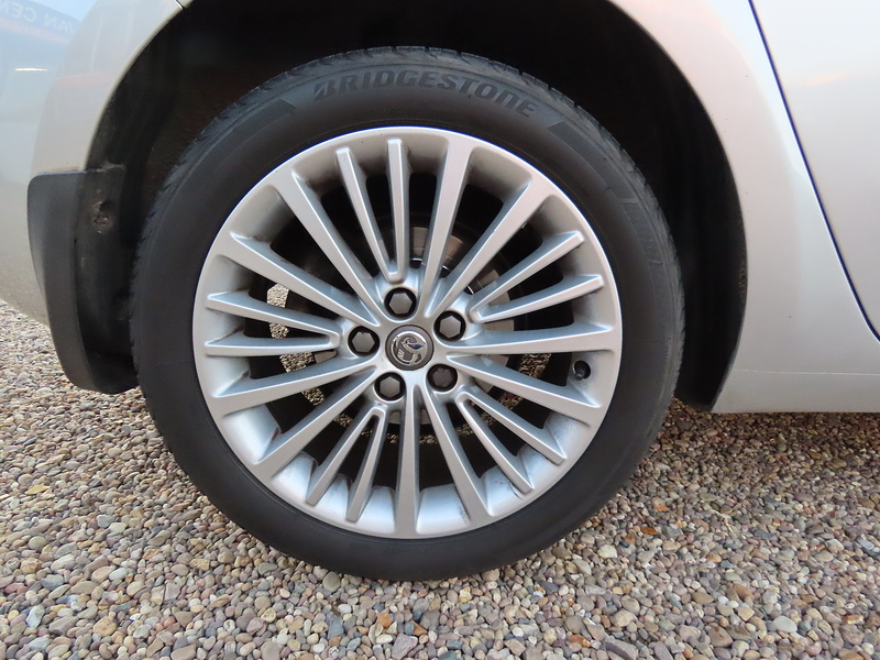 Vauxhall Astra 1.4i Turbo Elite Nav Hatchback 5dr Petrol Manual Euro 6 (150 ps) - U4831