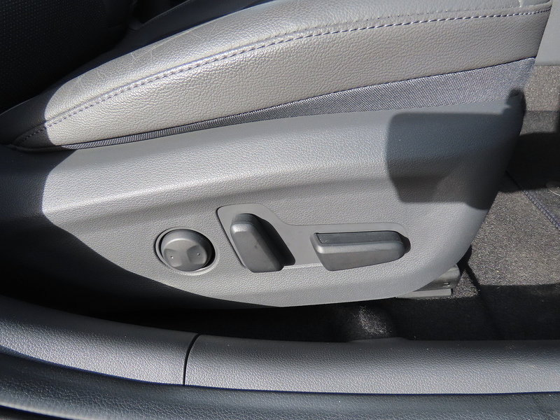 Hyundai IONIQ 38.3kWh Premium SE Hatchback 5dr Electric Auto (136 ps) - U4835