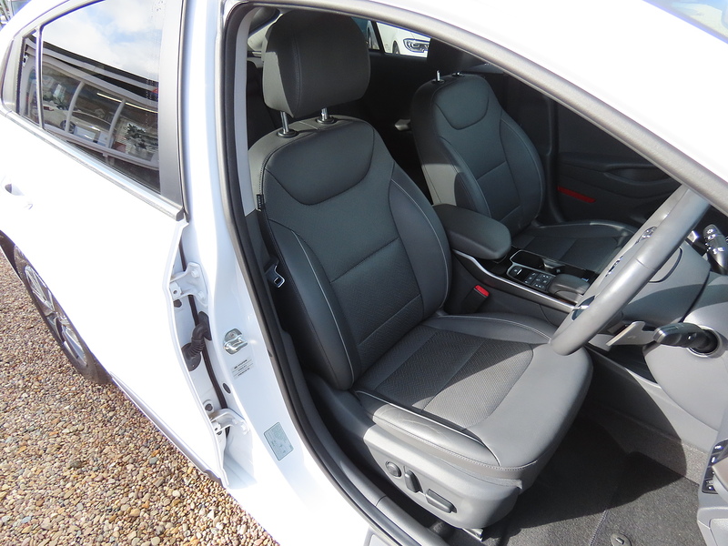 Hyundai IONIQ 38.3kWh Premium SE Hatchback 5dr Electric Auto (136 ps) - U4835