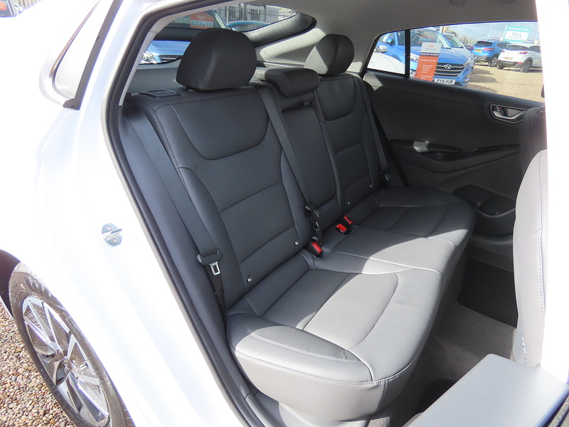 Hyundai IONIQ 38.3kWh Premium SE Hatchback 5dr Electric Auto (136 ps) - U4835