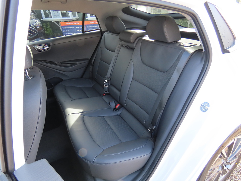 Hyundai IONIQ 38.3kWh Premium SE Hatchback 5dr Electric Auto (136 ps) - U4835