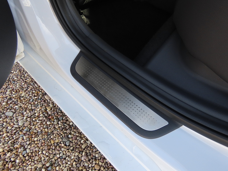 Hyundai IONIQ 38.3kWh Premium SE Hatchback 5dr Electric Auto (136 ps) - U4835