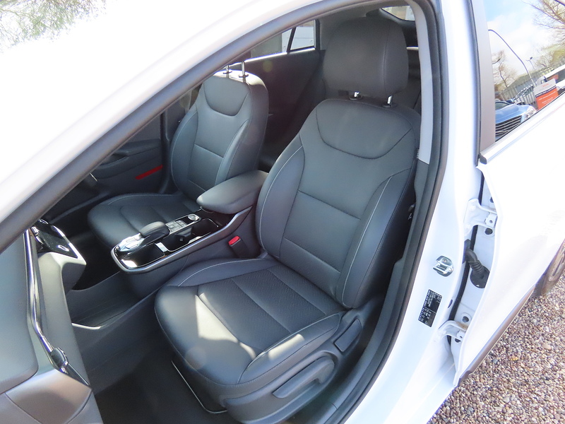 Hyundai IONIQ 38.3kWh Premium SE Hatchback 5dr Electric Auto (136 ps) - U4835