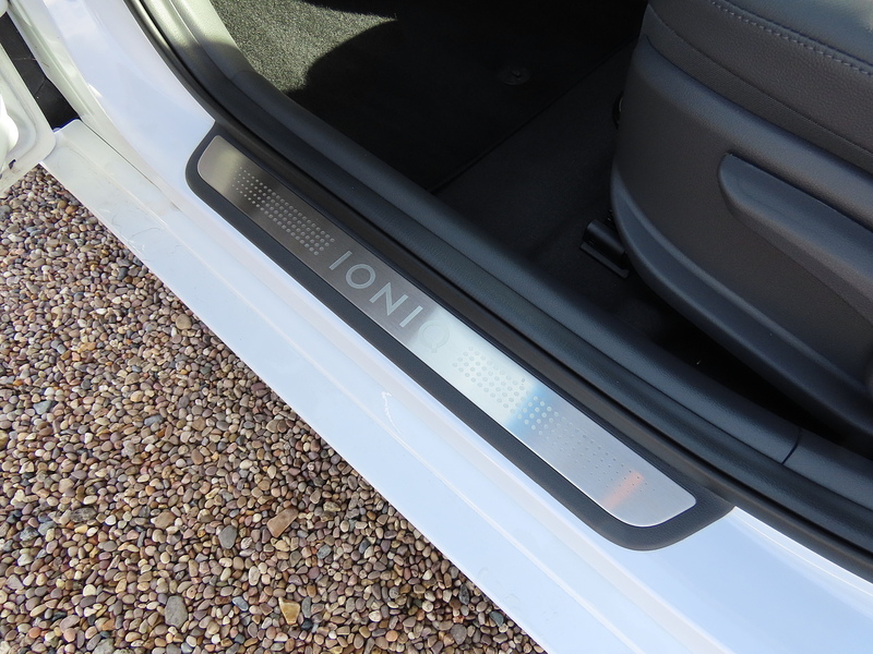 Hyundai IONIQ 38.3kWh Premium SE Hatchback 5dr Electric Auto (136 ps) - U4835