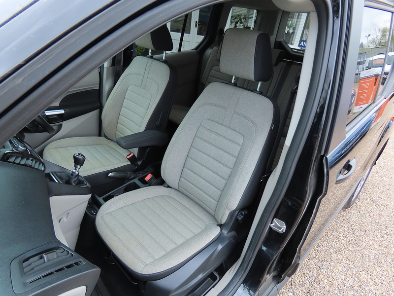 Ford Grand Tourneo Connect 1.5 EcoBlue Titanium MPV 5dr Diesel Manual Euro 6 (s/s) (120 ps) - U4848
