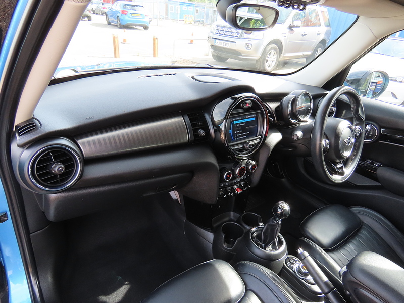 MINI Hatch 1.5 Cooper Exclusive Hatchback 5dr Petrol Manual Euro 6 (s/s) (136 ps) - U4896