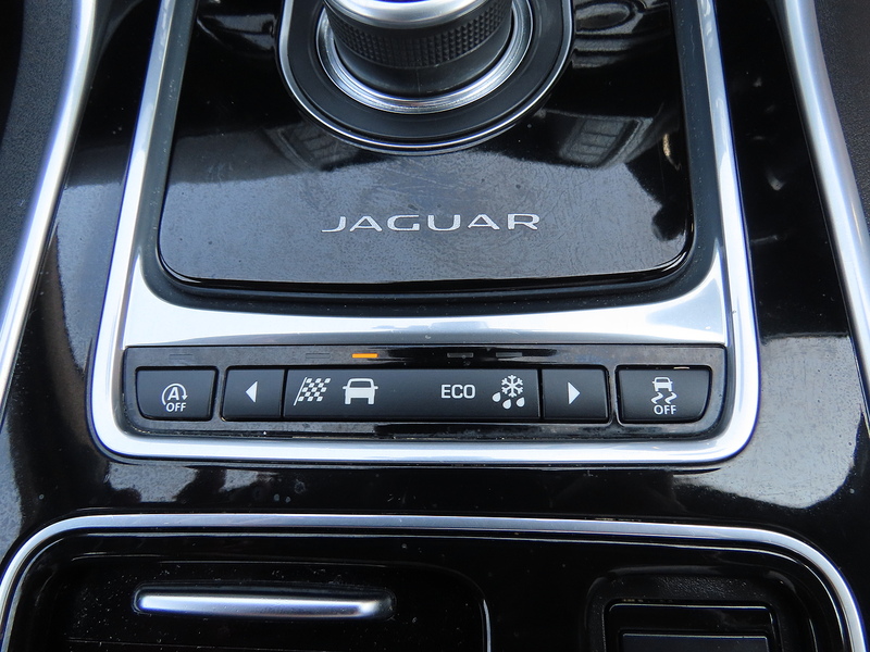 Jaguar XE 2.0i R-Sport Saloon 4dr Petrol Auto Euro 6 (s/s) (200 ps) - U4913