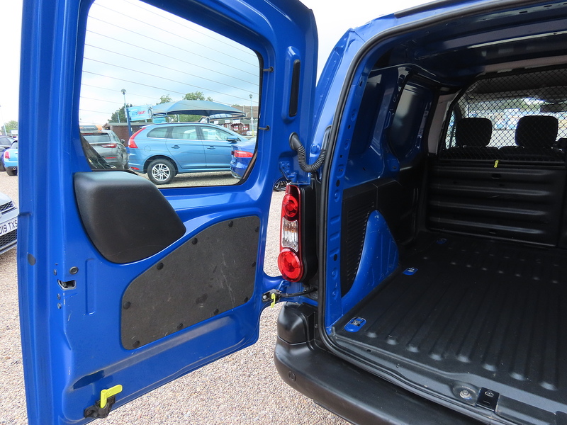 Citroen Berlingo 1.6 BlueHDi 625 Enterprise Panel Van 5dr Diesel Manual L1 (112 g/km, 75 bhp) - U4915