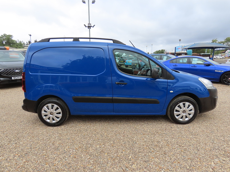 Citroen Berlingo 1.6 BlueHDi 625 Enterprise Panel Van 5dr Diesel Manual L1 (112 g/km, 75 bhp) - U4915