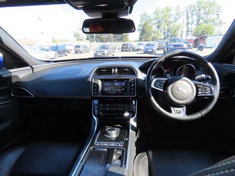 Jaguar XE 2.0i R-Sport Saloon 4dr Petrol Auto Euro 6 (s/s) (200 ps) - U4917