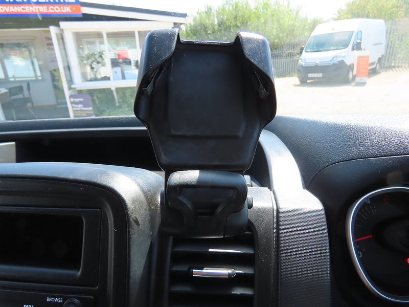 Nissan NV300 2.0 dCi 28 Acenta Panel Van 4dr Diesel Manual L1 H1 Euro 6 (120 ps) - U4930