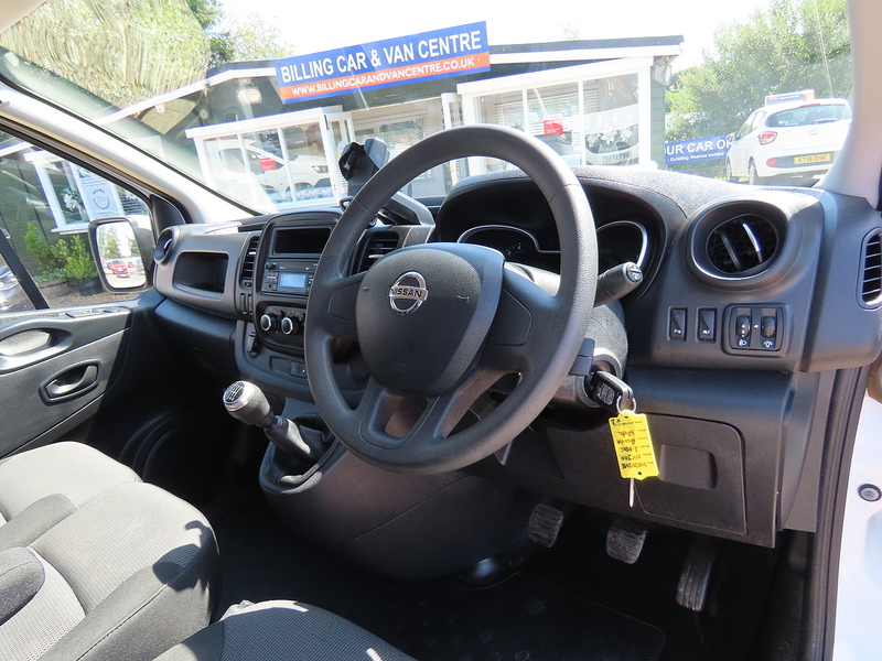 Nissan NV300 2.0 dCi 28 Acenta Panel Van 4dr Diesel Manual L1 H1 Euro 6 (120 ps) - U4930