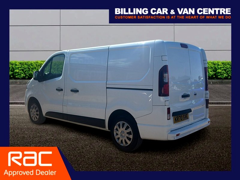 Nissan NV300 2.0 dCi 28 Acenta Panel Van 4dr Diesel Manual L1 H1 Euro 6 (120 ps) - U4930