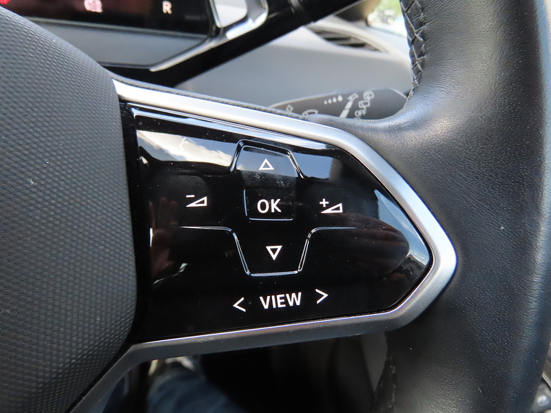 Volkswagen ID.3 Pure Performance 45kWh Life Hatchback 5dr Electric Auto (150 ps) - U4940