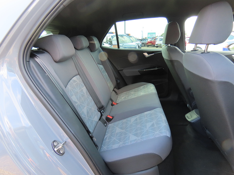 Volkswagen ID.3 Pure Performance 45kWh Life Hatchback 5dr Electric Auto (150 ps) - U4940