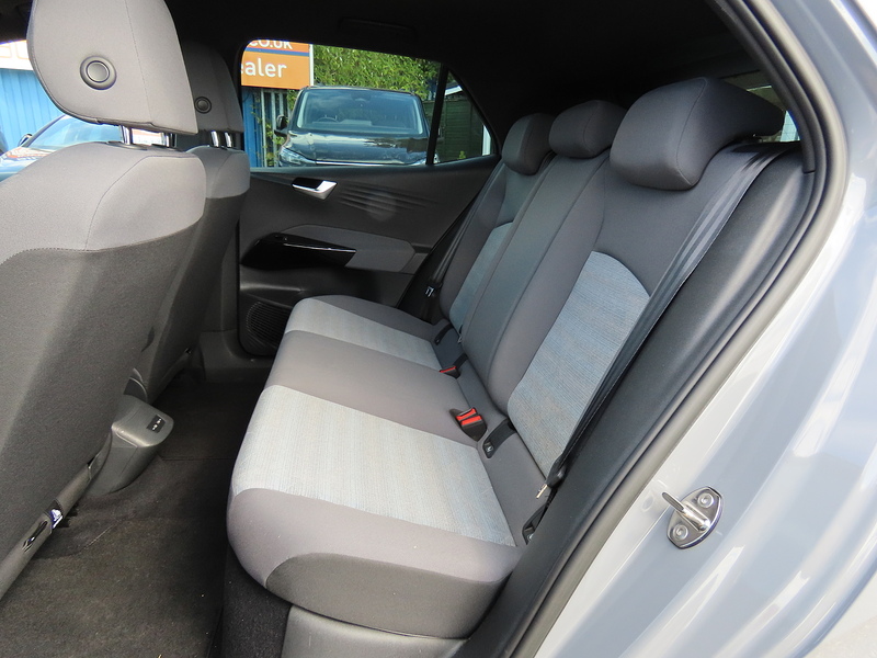 Volkswagen ID.3 Pure Performance 45kWh Life Hatchback 5dr Electric Auto (150 ps) - U4940