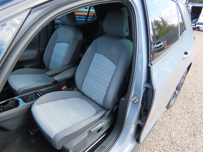 Volkswagen ID.3 Pure Performance 45kWh Life Hatchback 5dr Electric Auto (150 ps) - U4940