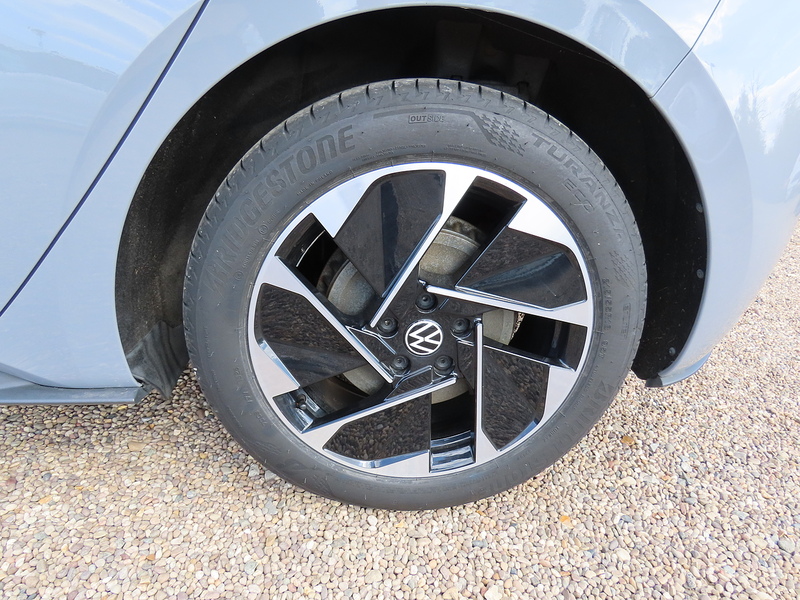 Volkswagen ID.3 Pure Performance 45kWh Life Hatchback 5dr Electric Auto (150 ps) - U4940
