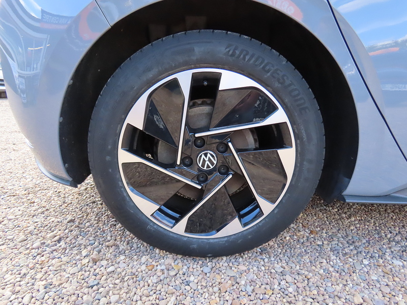 Volkswagen ID.3 Pure Performance 45kWh Life Hatchback 5dr Electric Auto (150 ps) - U4940