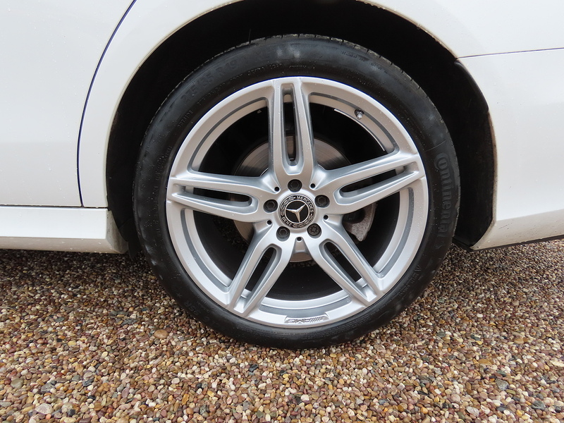 Mercedes-Benz E Class 2.0 E220d AMG Line (Premium) Estate 5dr Diesel G-Tronic+ 4MATIC Euro 6 (s/s) (194 ps) - U4941
