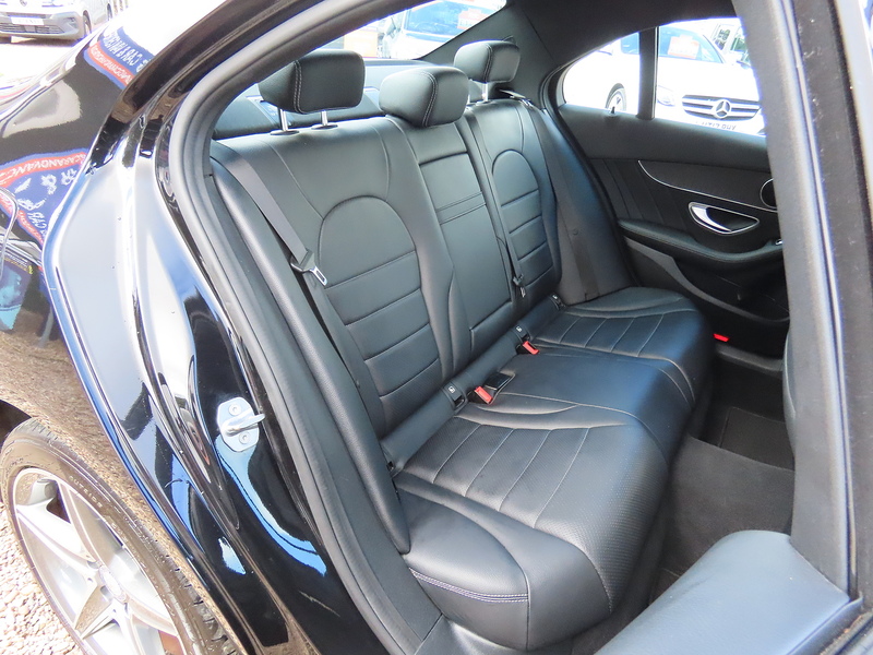 Mercedes-Benz C Class 2.1 C220d AMG Line Saloon 4dr Diesel G-Tronic+ Euro 6 (s/s) (170 ps) - U4945