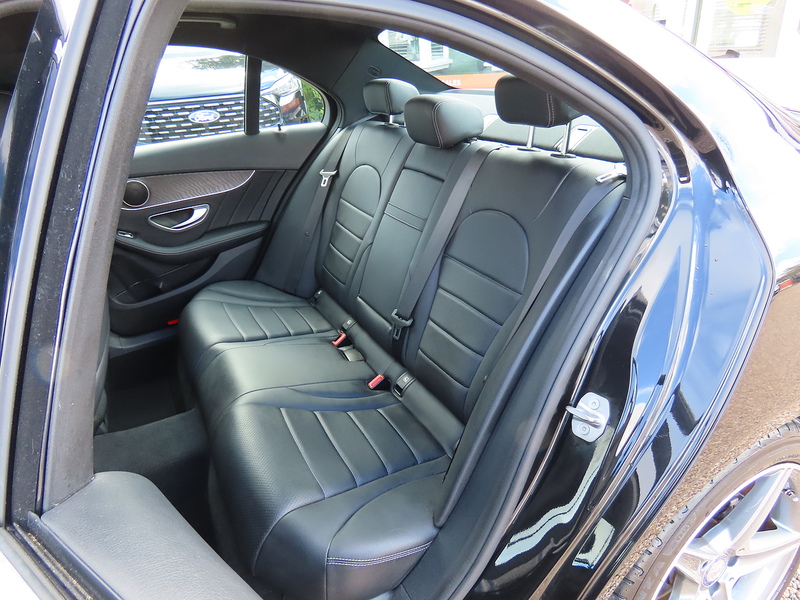 Mercedes-Benz C Class 2.1 C220d AMG Line Saloon 4dr Diesel G-Tronic+ Euro 6 (s/s) (170 ps) - U4945