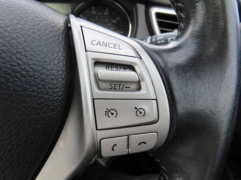 Nissan Qashqai 1.6 dCi Tekna SUV 5dr Diesel Manual 4WD Euro 6 (s/s) (130 ps) - U4952