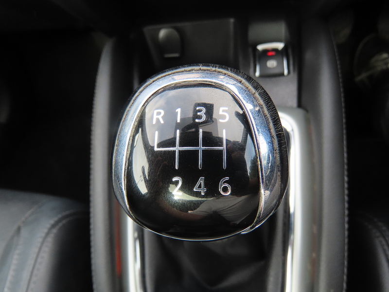Nissan Qashqai 1.6 dCi Tekna SUV 5dr Diesel Manual 4WD Euro 6 (s/s) (130 ps) - U4952