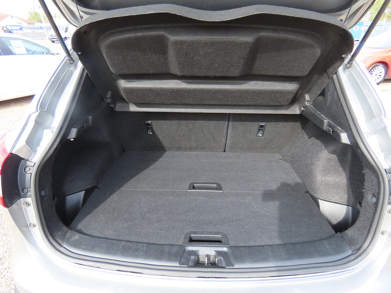 Nissan Qashqai 1.6 dCi Tekna SUV 5dr Diesel Manual 4WD Euro 6 (s/s) (130 ps) - U4952