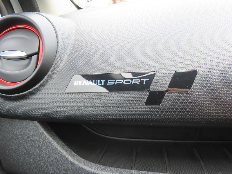 Renault Clio 1.6 TCe Renaultsport Nav Trophy Hatchback 5dr Petrol EDC Euro 6 (s/s) (220 ps) - U4962