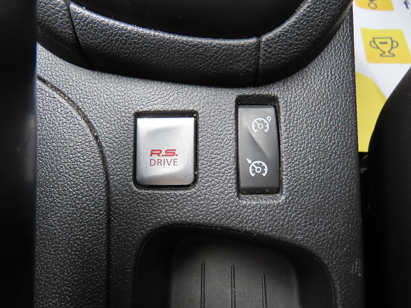 Renault Clio 1.6 TCe Renaultsport Nav Trophy Hatchback 5dr Petrol EDC Euro 6 (s/s) (220 ps) - U4962