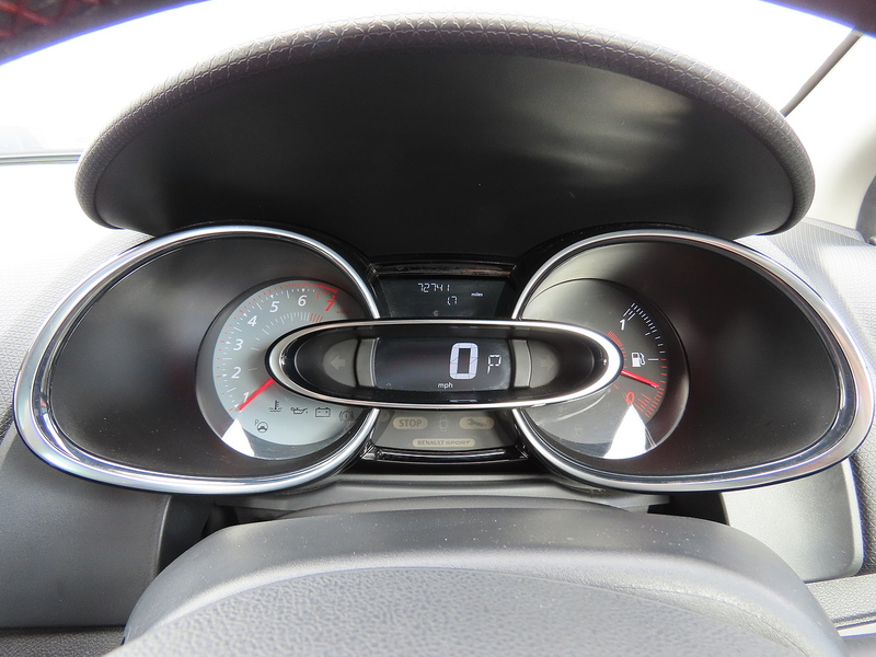 Renault Clio 1.6 TCe Renaultsport Nav Trophy Hatchback 5dr Petrol EDC Euro 6 (s/s) (220 ps) - U4962