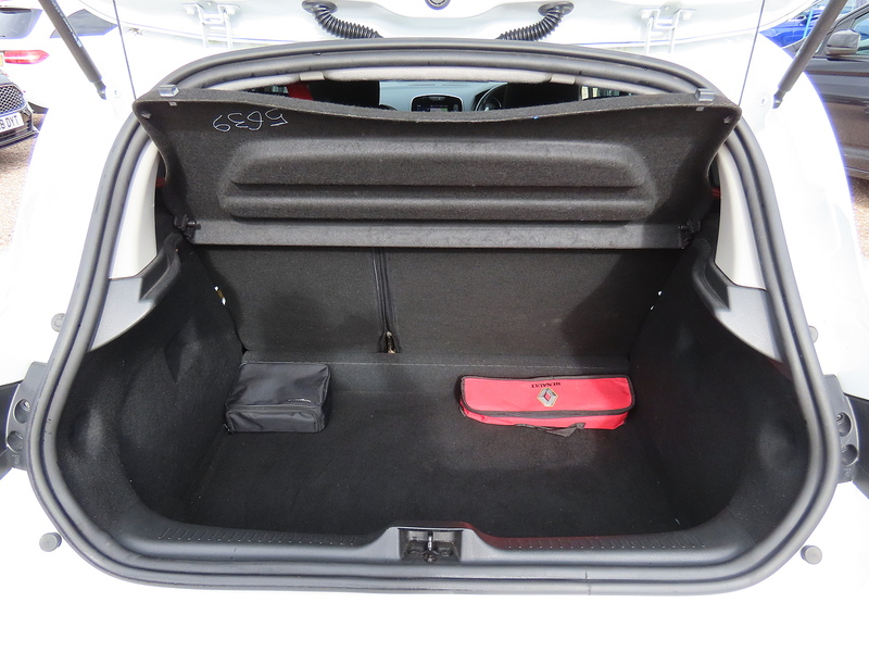 Renault Clio 1.6 TCe Renaultsport Nav Trophy Hatchback 5dr Petrol EDC Euro 6 (s/s) (220 ps) - U4962