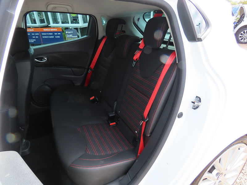 Renault Clio 1.6 TCe Renaultsport Nav Trophy Hatchback 5dr Petrol EDC Euro 6 (s/s) (220 ps) - U4962