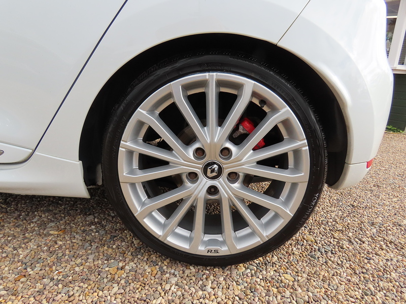 Renault Clio 1.6 TCe Renaultsport Nav Trophy Hatchback 5dr Petrol EDC Euro 6 (s/s) (220 ps) - U4962