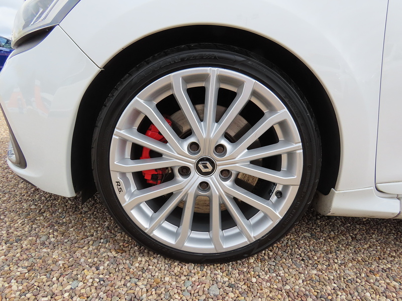 Renault Clio 1.6 TCe Renaultsport Nav Trophy Hatchback 5dr Petrol EDC Euro 6 (s/s) (220 ps) - U4962